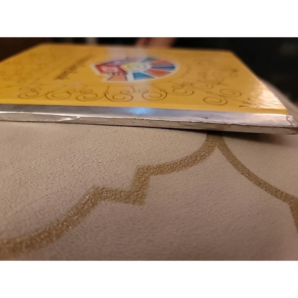Love Never Ever Ends- A Happy Day Book